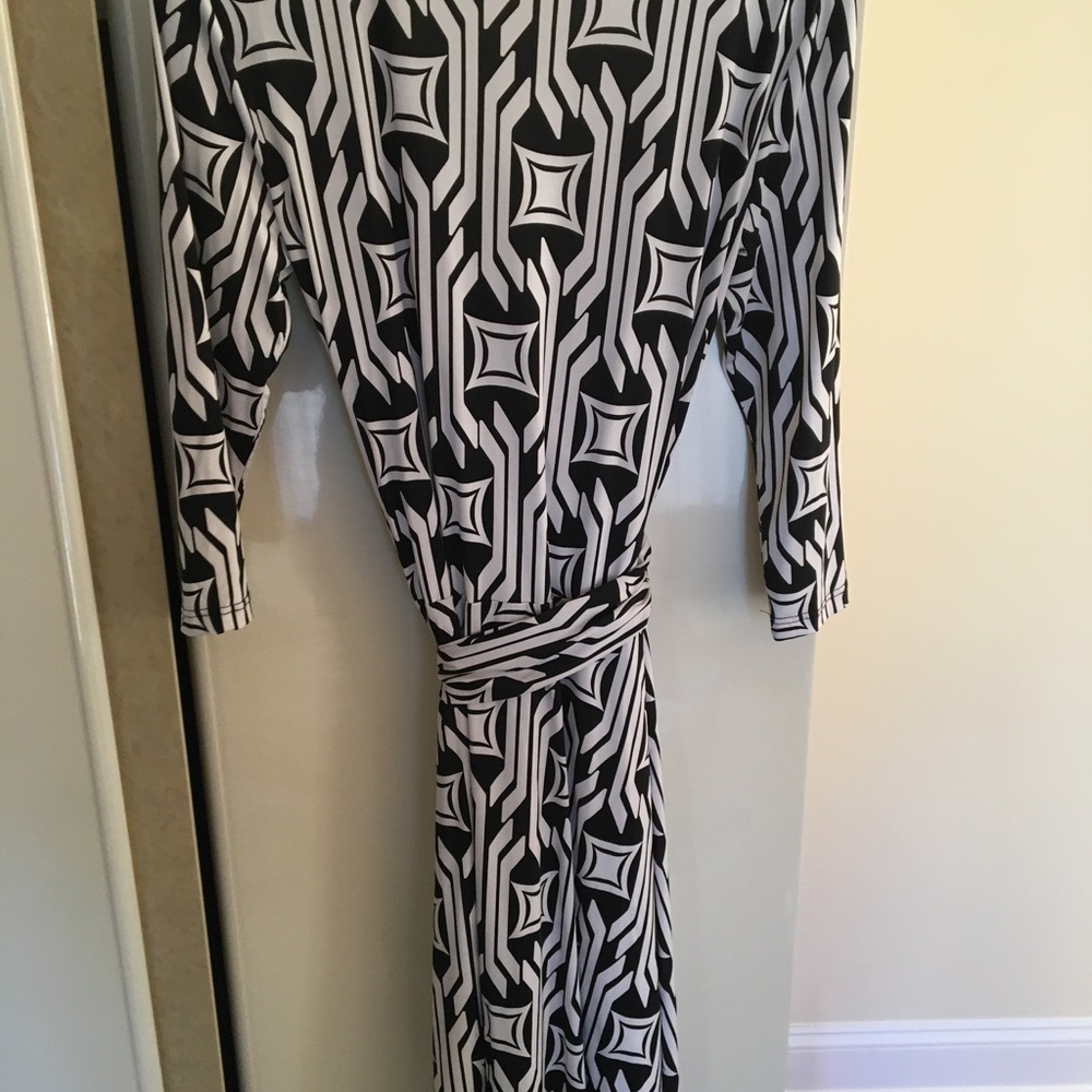 Dress - Picture 2 of 2